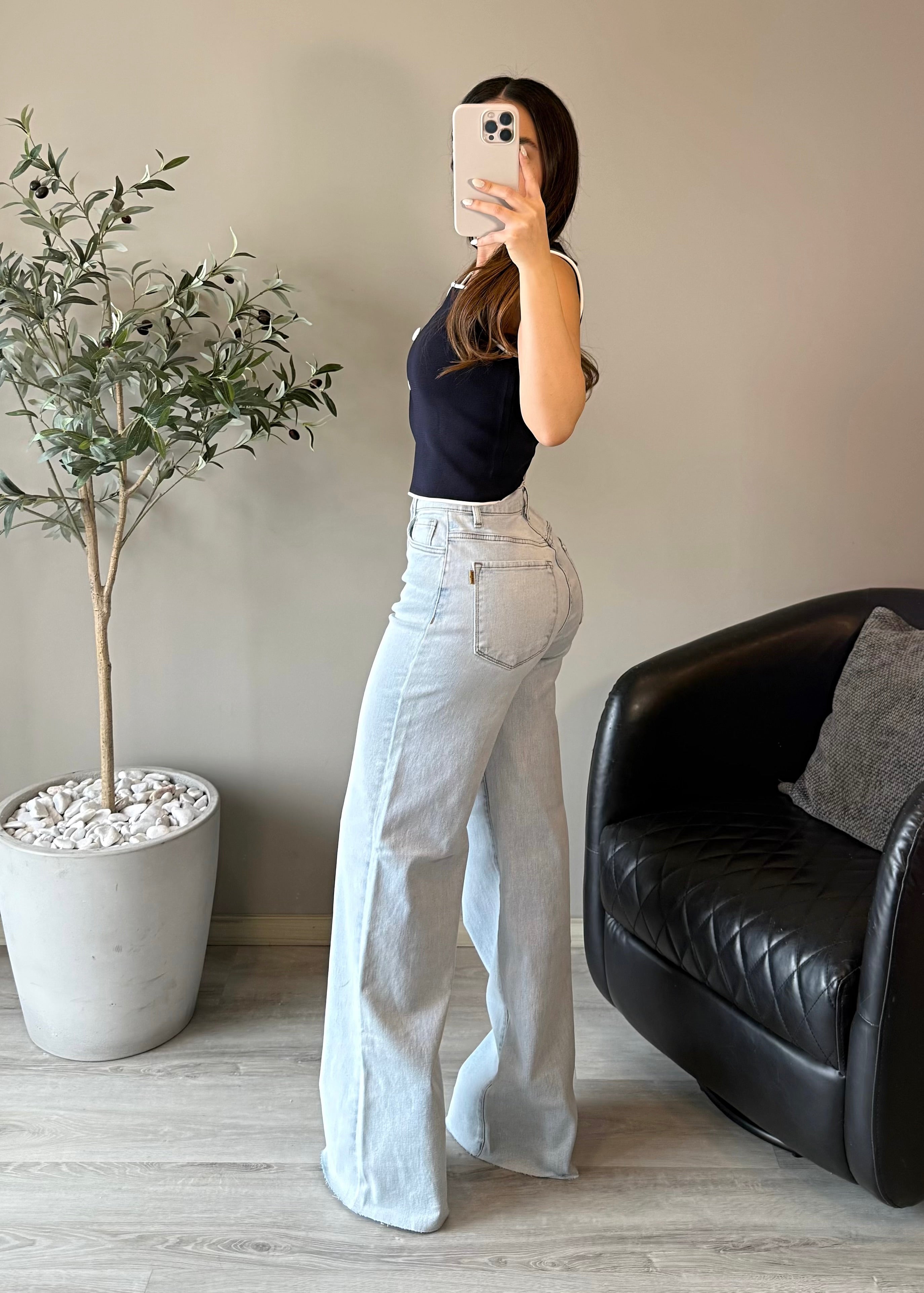 Raw light stone jeans