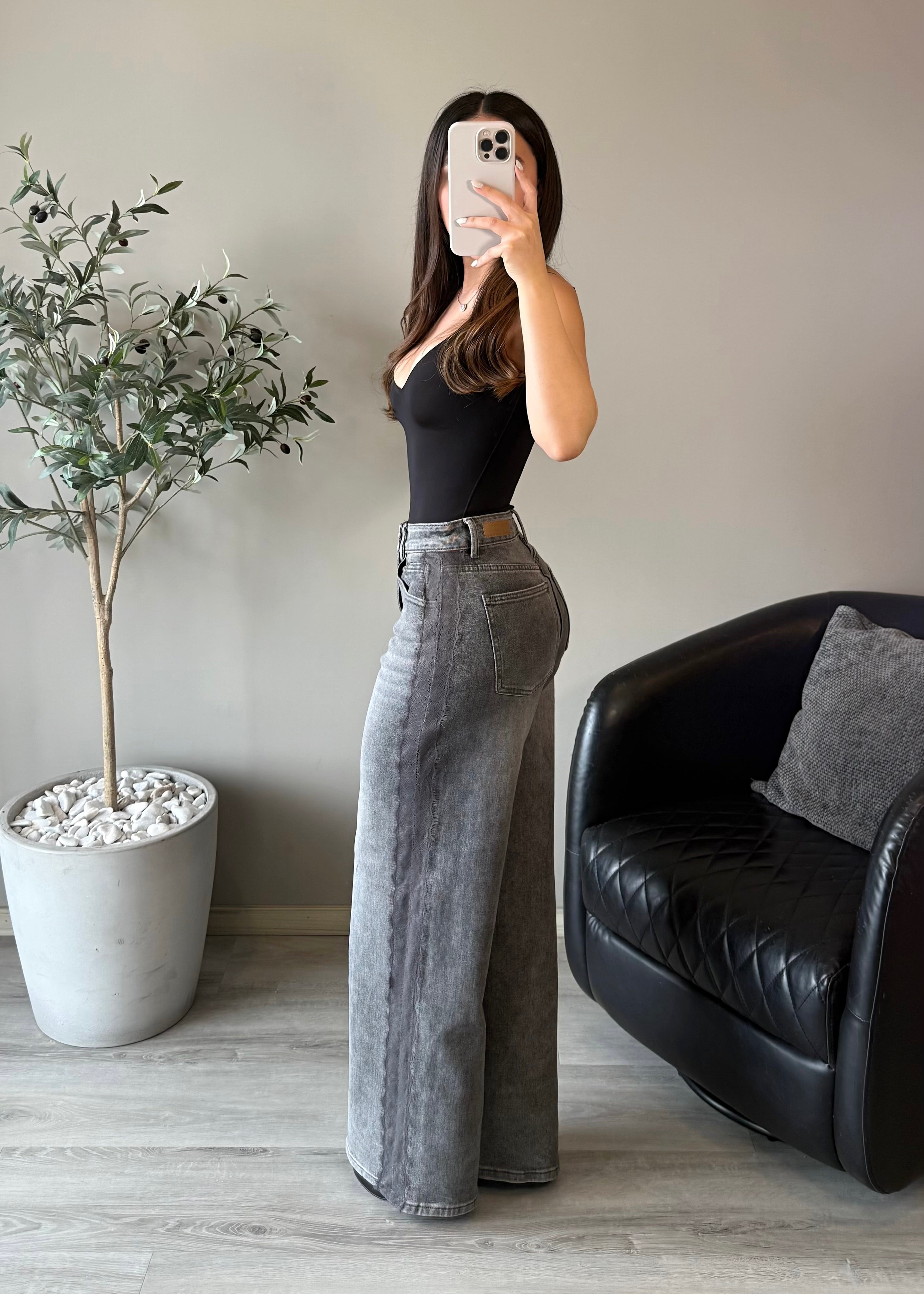 Grey jeans con encaje