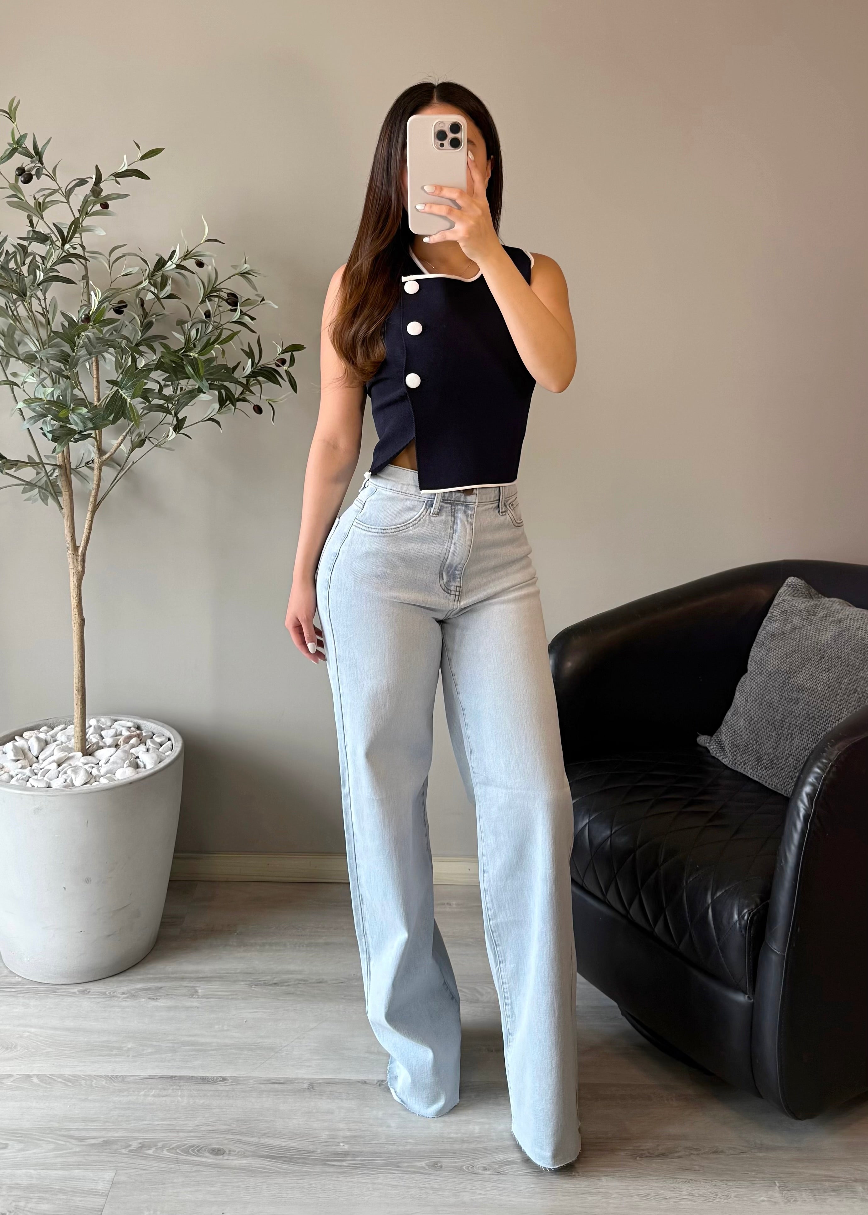 Raw light stone jeans