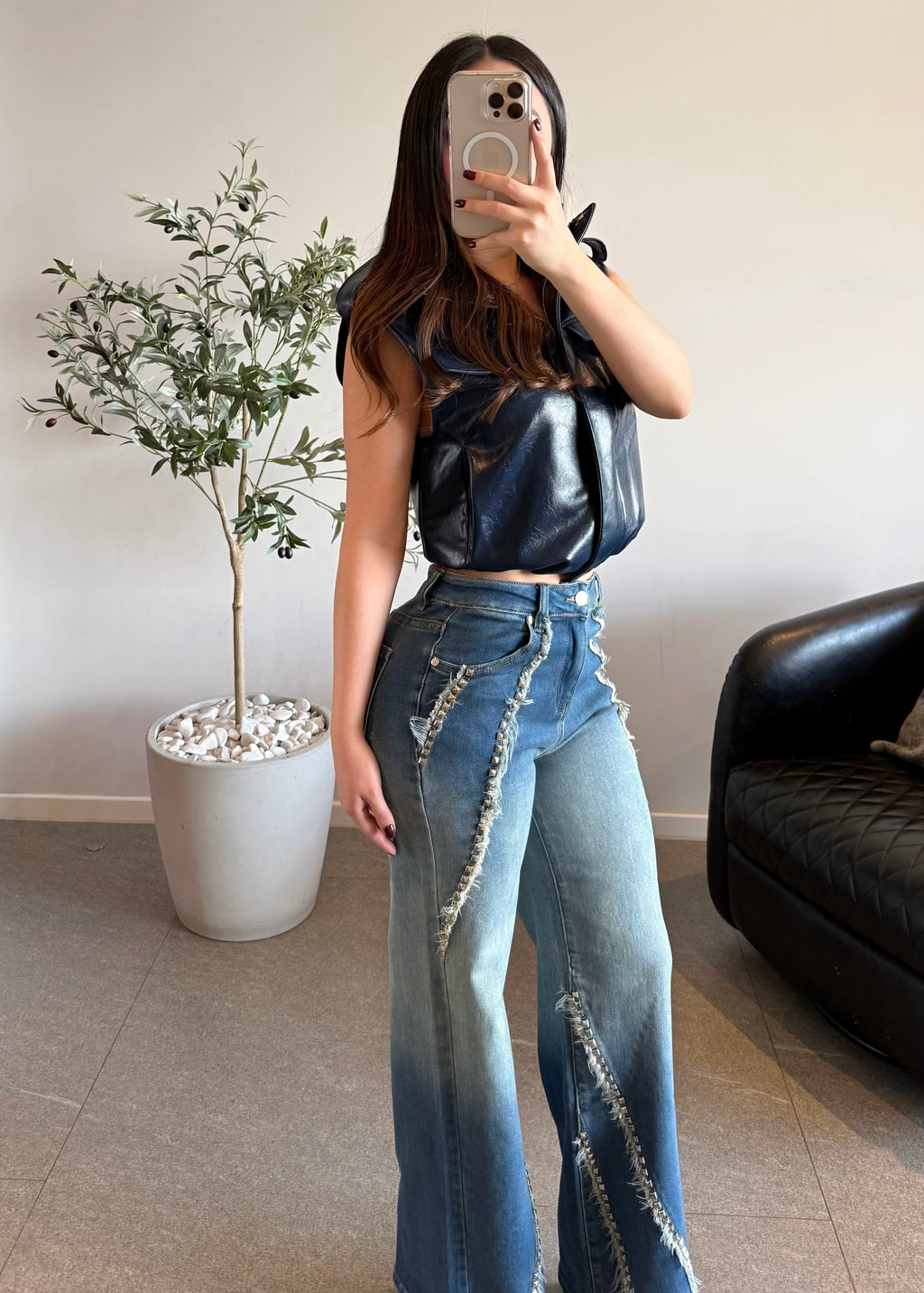 Jeans con diseño remaches